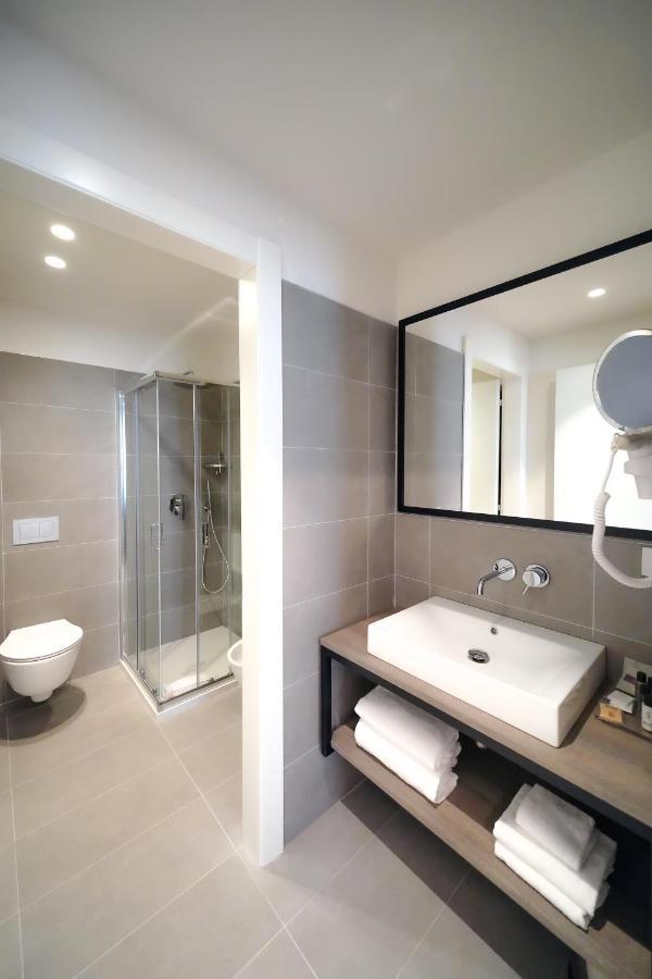 Bergamo Inn 15 Kültér fotó Bathroom